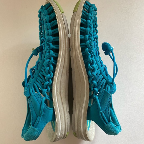 Keen knit slides size 8 lightly worn - Picture 2 of 6